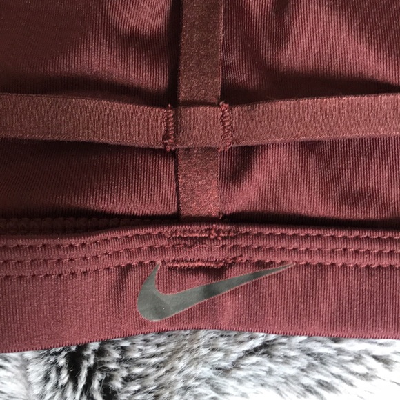 Nike maroon sports bra with strap detailing - Picture 5 of 8